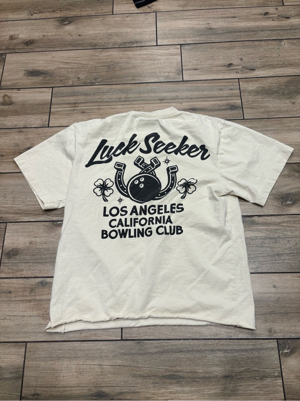 PacSun Mens Small Cream Luck Seeker Bowling Club Graphic Cropped Heavyweight Tee